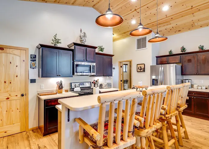 Holiday home Escape To Alpine! Outstanding W/ Deck & Yard *