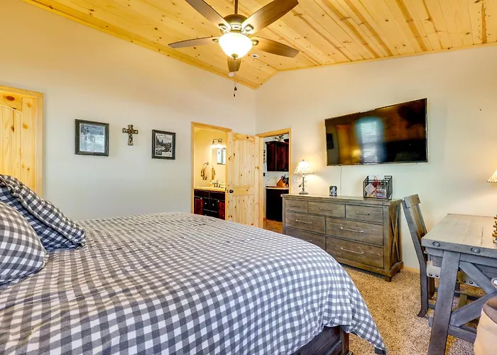 Escape To Alpine! Outstanding W/ Deck & Yard Holiday home *