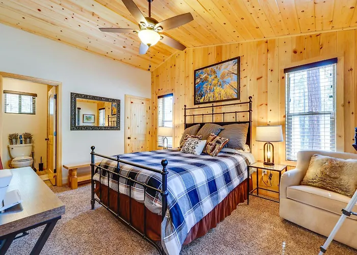Holiday home Escape To Alpine! Outstanding W/ Deck & Yard