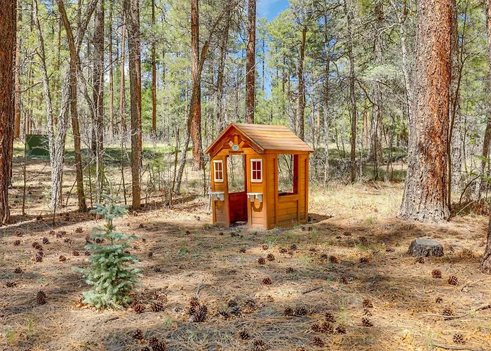 Holiday home Escape To Alpine! Outstanding W/ Deck & Yard